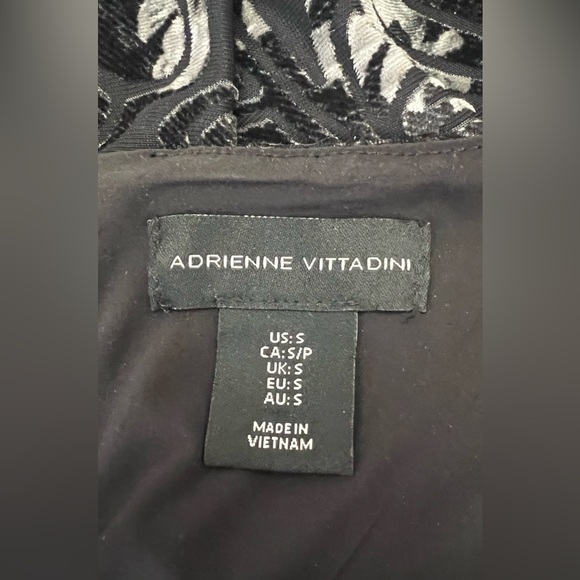 Adrienne Vittadini, Soft velvet, fully lined & has a nice touch of stretch.  S - Picture 3 of 4